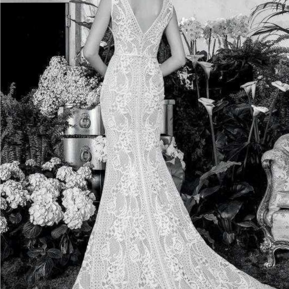 VALENTINI SPOSE
V1116 street size 8 New with detachable train. - Picture 15 of 16